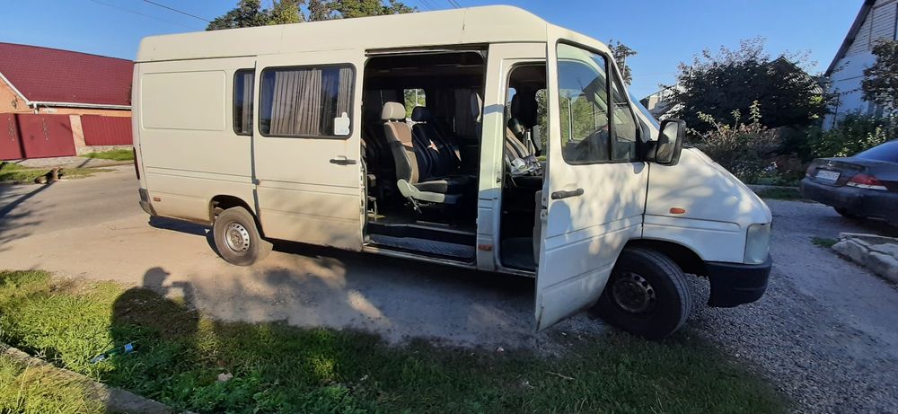 Вантажо-пасажирські перевезення .