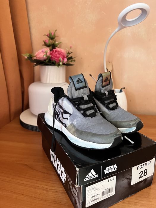 Кроссовки Adidas