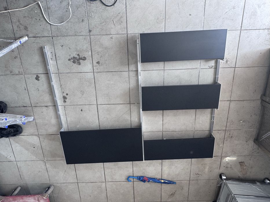 Regał ścienny Vitsoe 606 Dieter Rams czarny