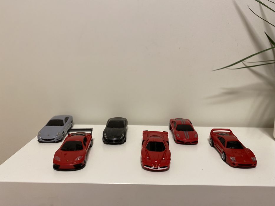 kolekcja samochodzików Ferrari shell