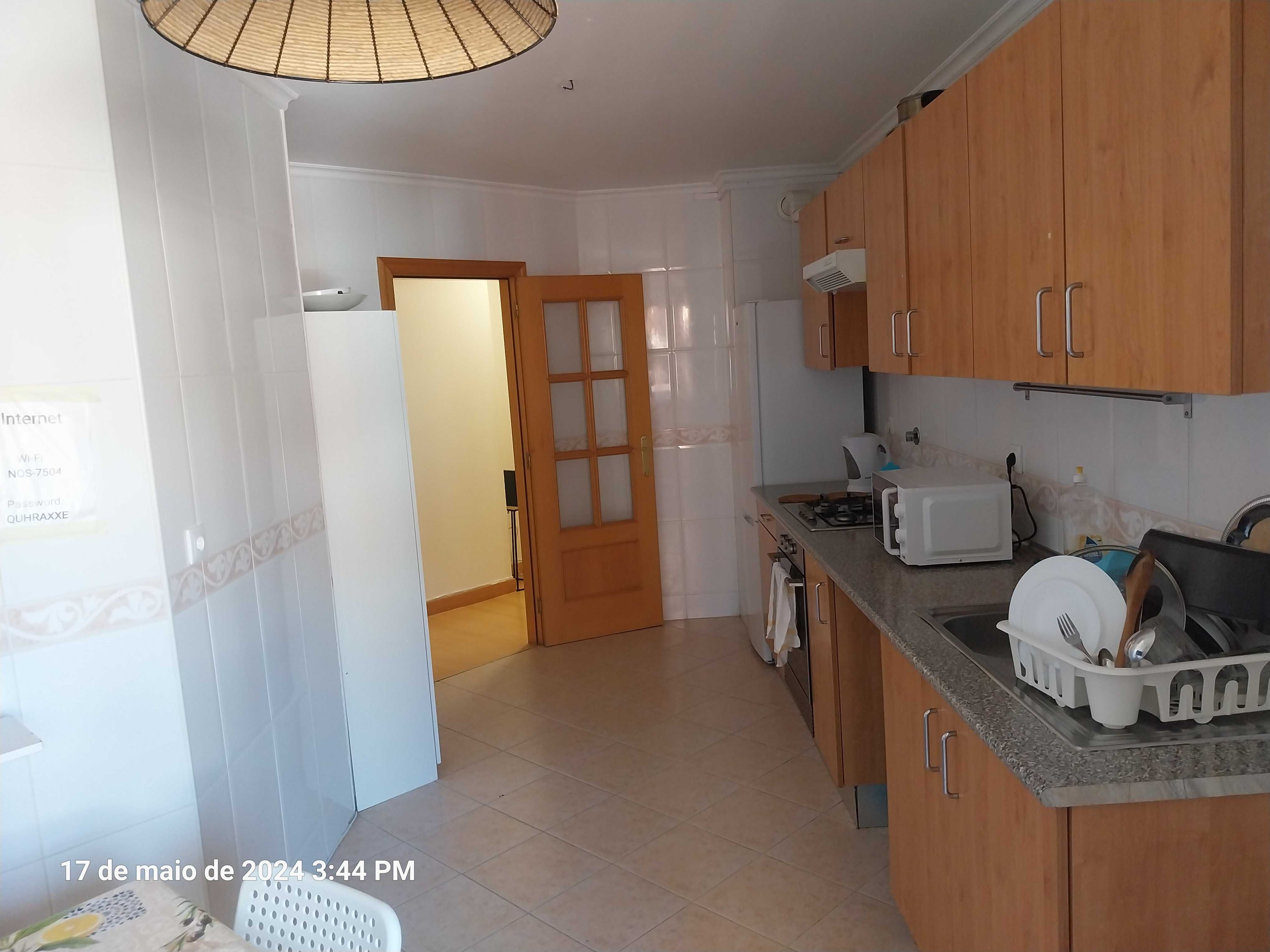 Apenas mulher Quarto compartilhado  cada cama 300€+300€ da calção