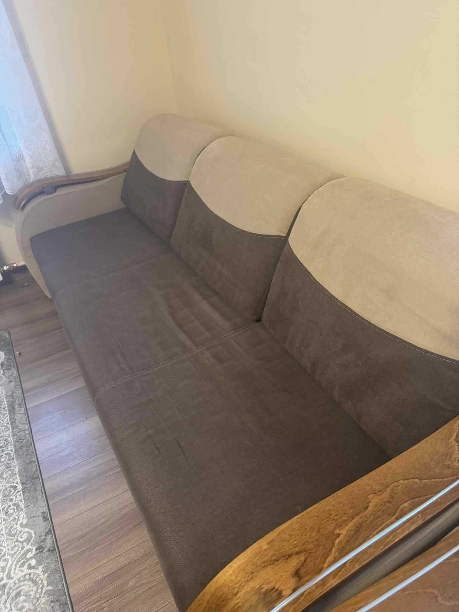 Komplet mebli – kanapa rozkładana, 2 fotele, pufa