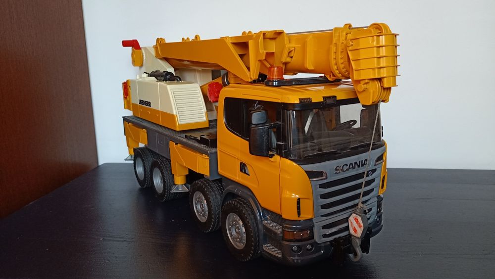 Dźwig Scania Bruder