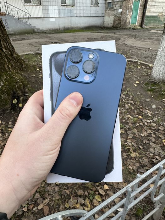 Продам iphone 15 pro max 256 gb (айфон 15 про макс 256 гигабайта)