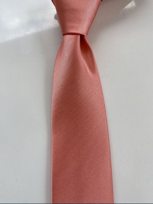 Krawat męski nowy 6,5 cm szerokość kolor róż nie używany