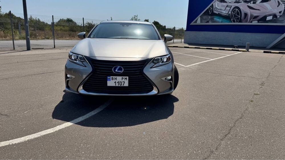 Продам Lexus 2016 року з невеликим пробігом - 60 000 км