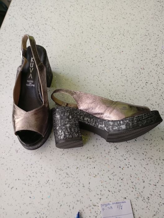 Продам босоножки кожаные б/у в идеальном состоянии