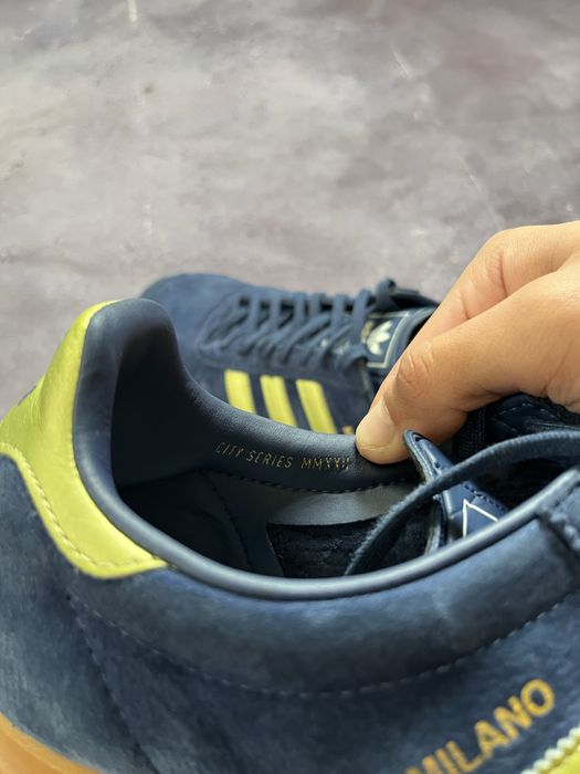 Кросівки adidas milano city series