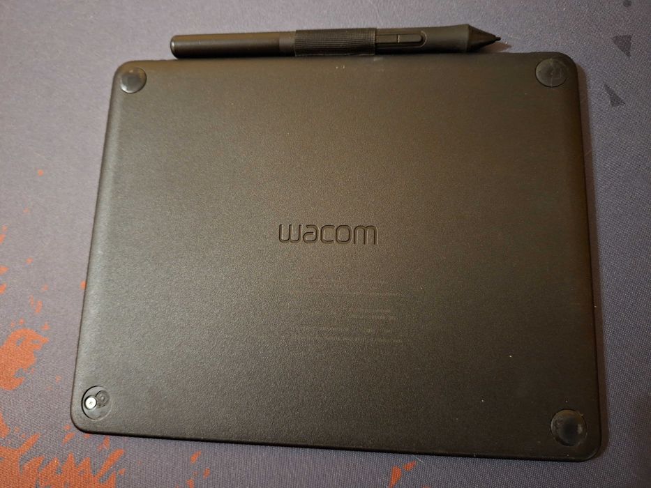 Графічний планшет Wacom Intuos S