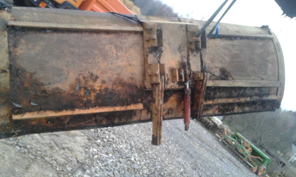 Pług do śniegu do ciągnika Massey Ferguson