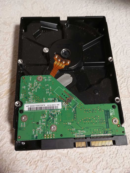 Продам ЖД на 320gb в відмінному стані + вже на дискі э windows 10.