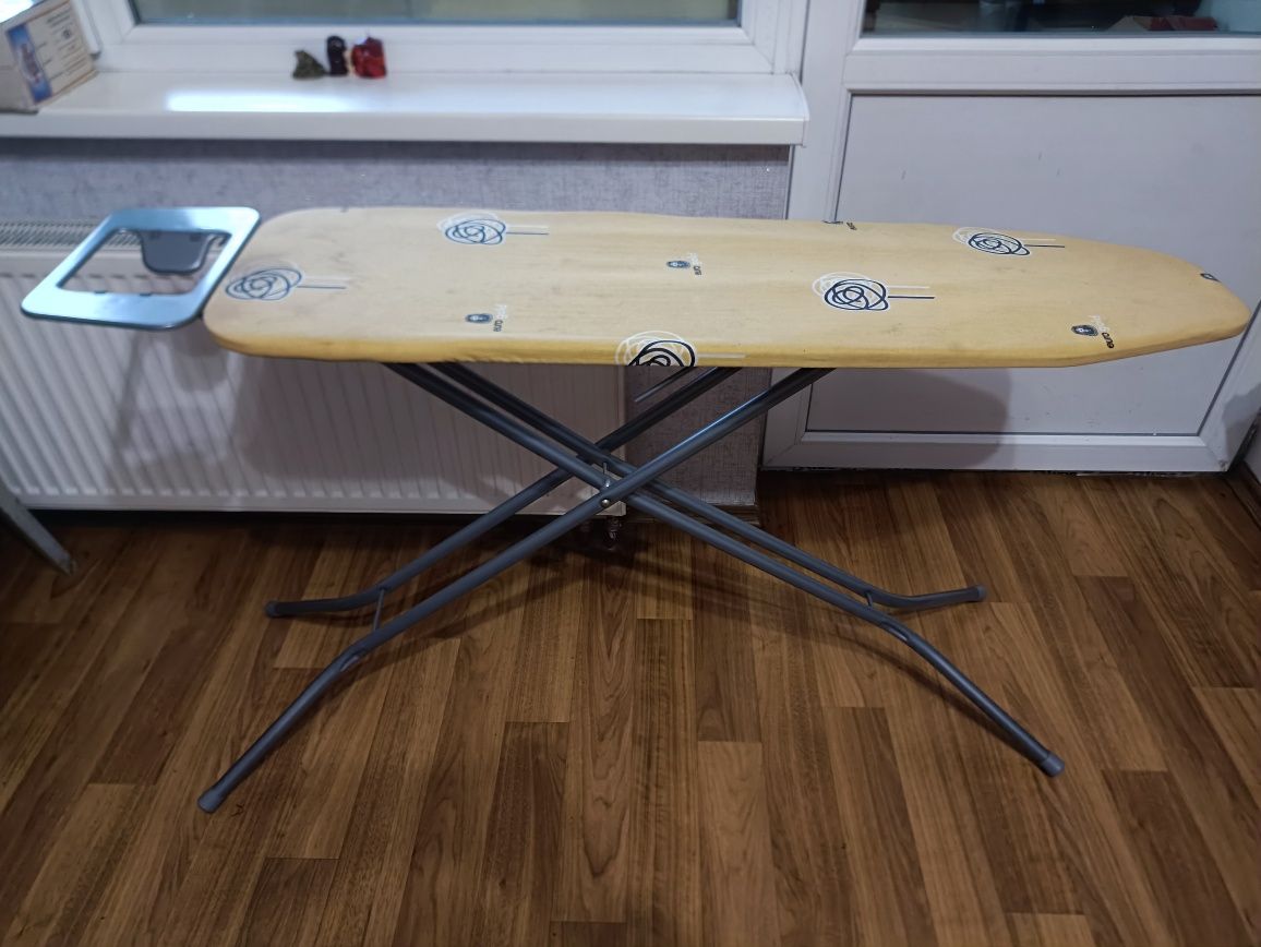 Гладильна доска.