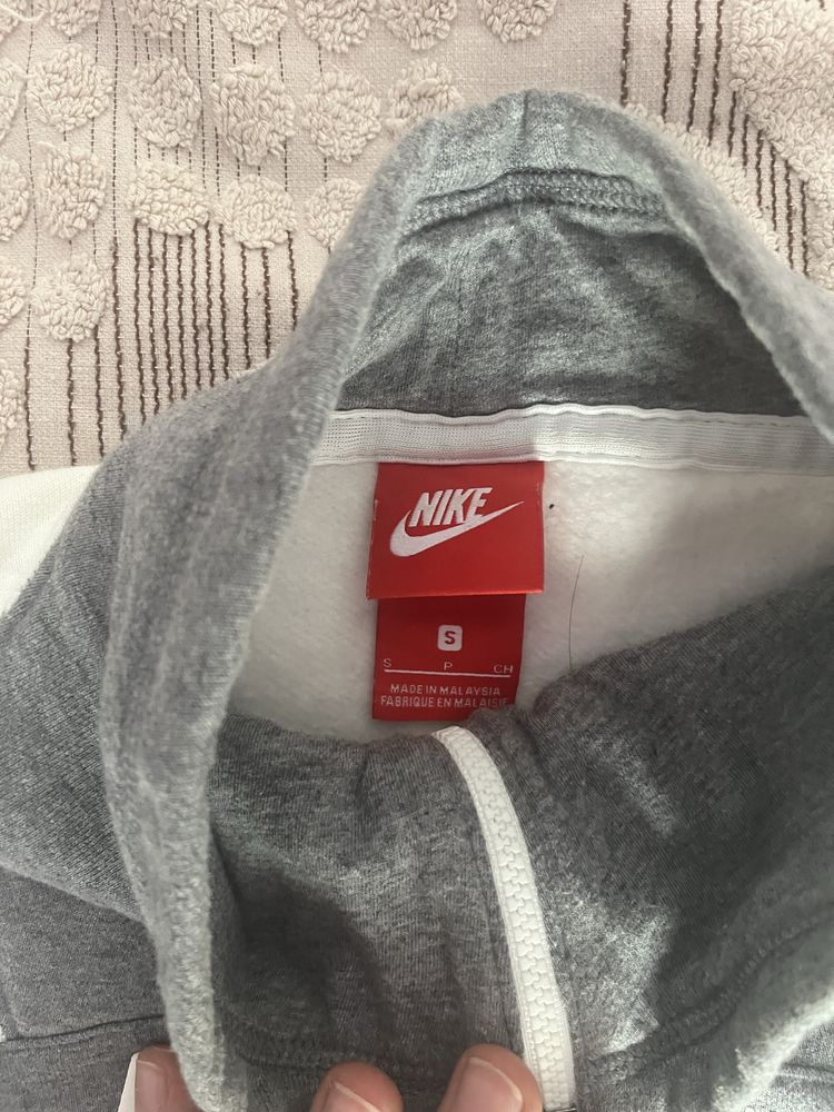 Кофта nike в гарному стані