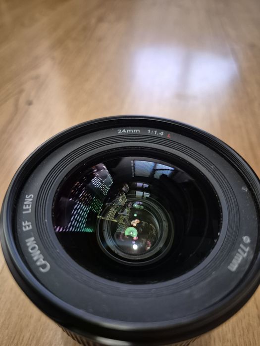 Canon EF 24mm f/1.4L II USM.