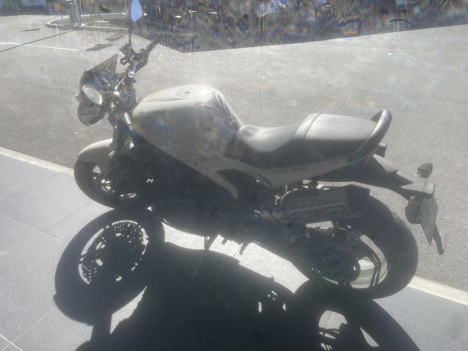 Triumph speed triple 1050