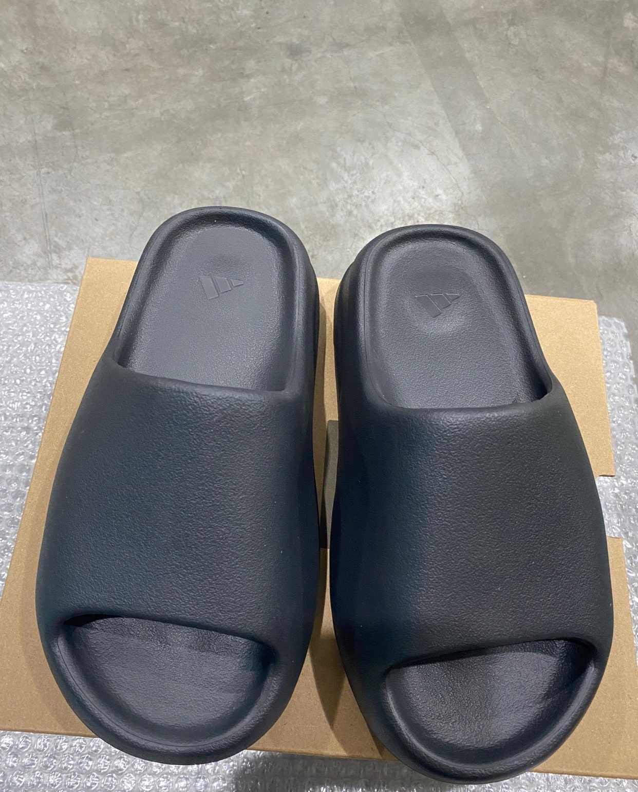 Adidas Yeezy Slide Dark Onyx r.44