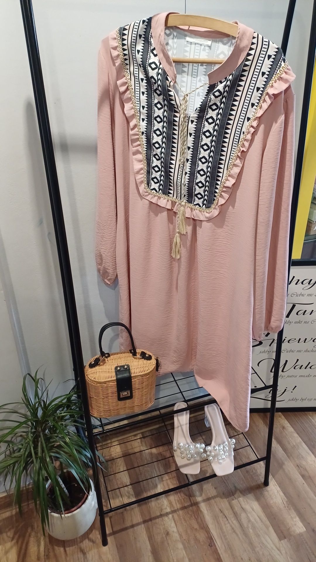 Sukienka elegancka XXL plus size pudrowy róż 44 boho aztecka