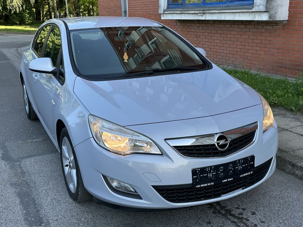 Opel Astra J 1.3 Diesel 2012r Nowe sprzęgło Lakier Seashell