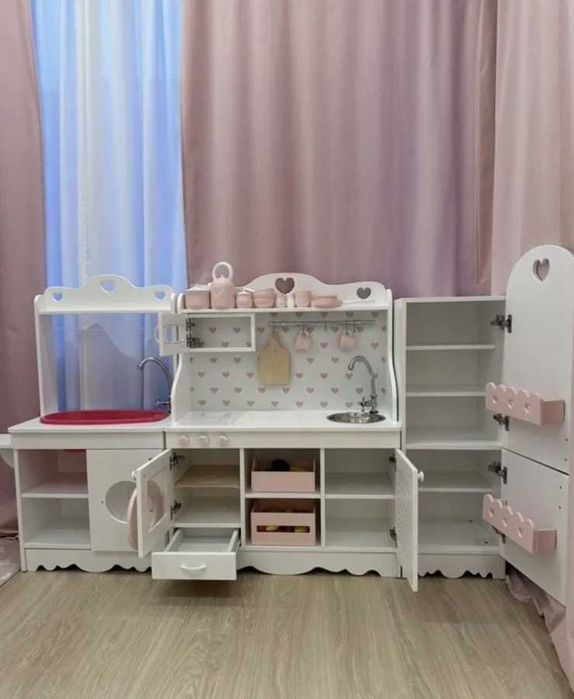 Детская деревянная кухня
Дитяча кухня iграшкова