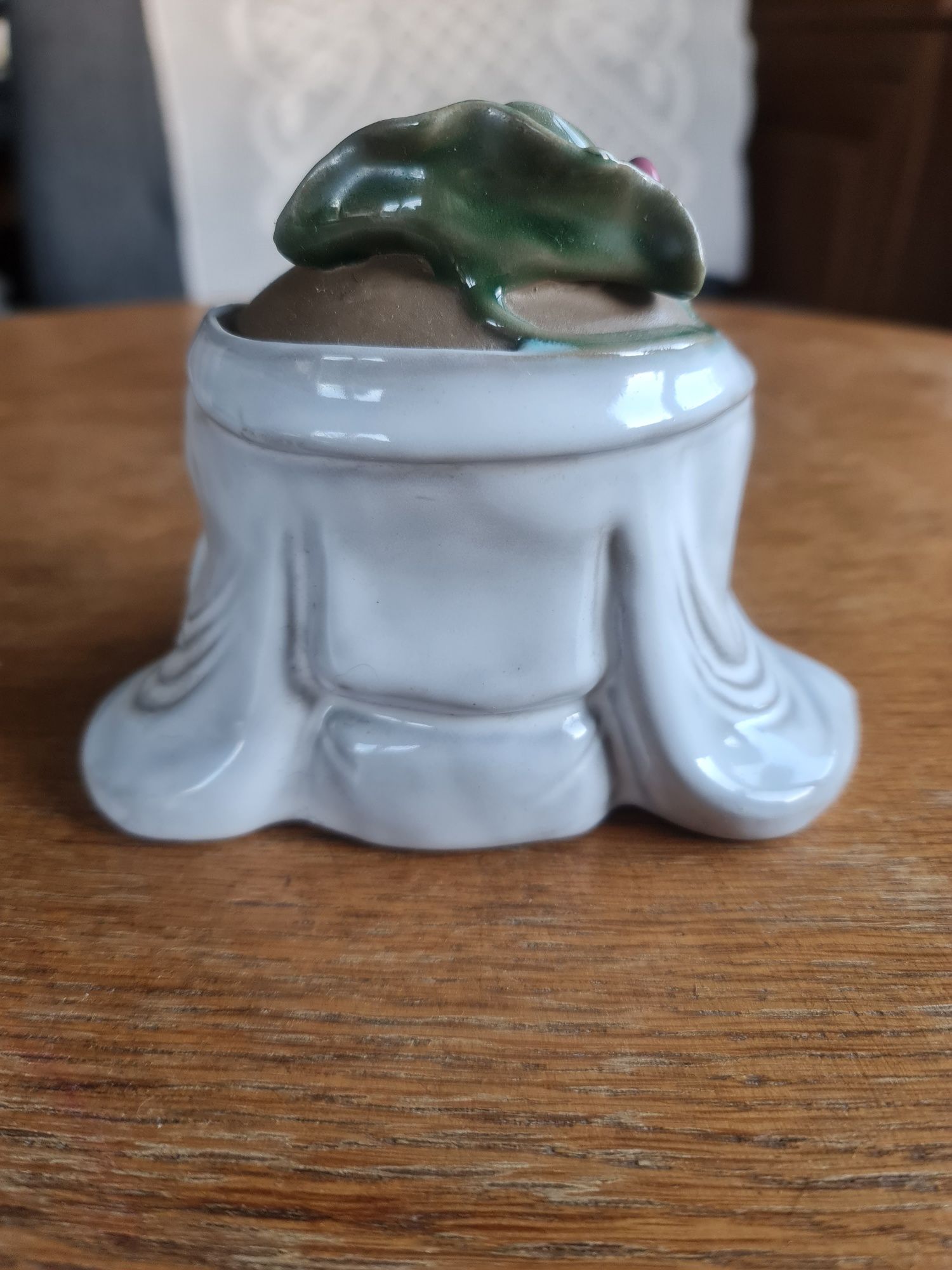 Budda - figurka porcelanowa