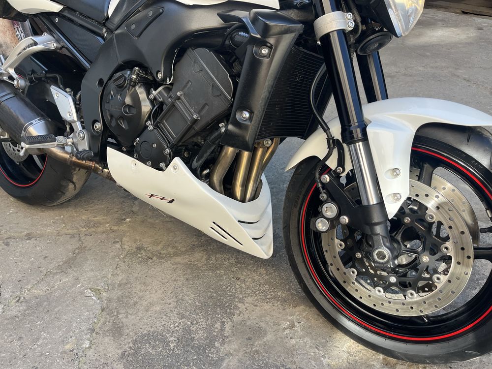 Yamaha fz1 rn16 plug owiewka