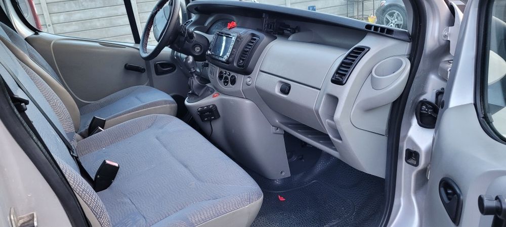 Renault Trafic*2005 rok*1,9 DCI*9 osobowy*Klima*TV*Doinwestowany*I