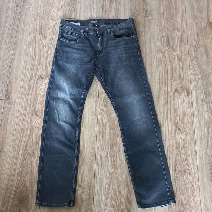 Tommy  Hilfiger- spodnie męskie jeans-33/30-L