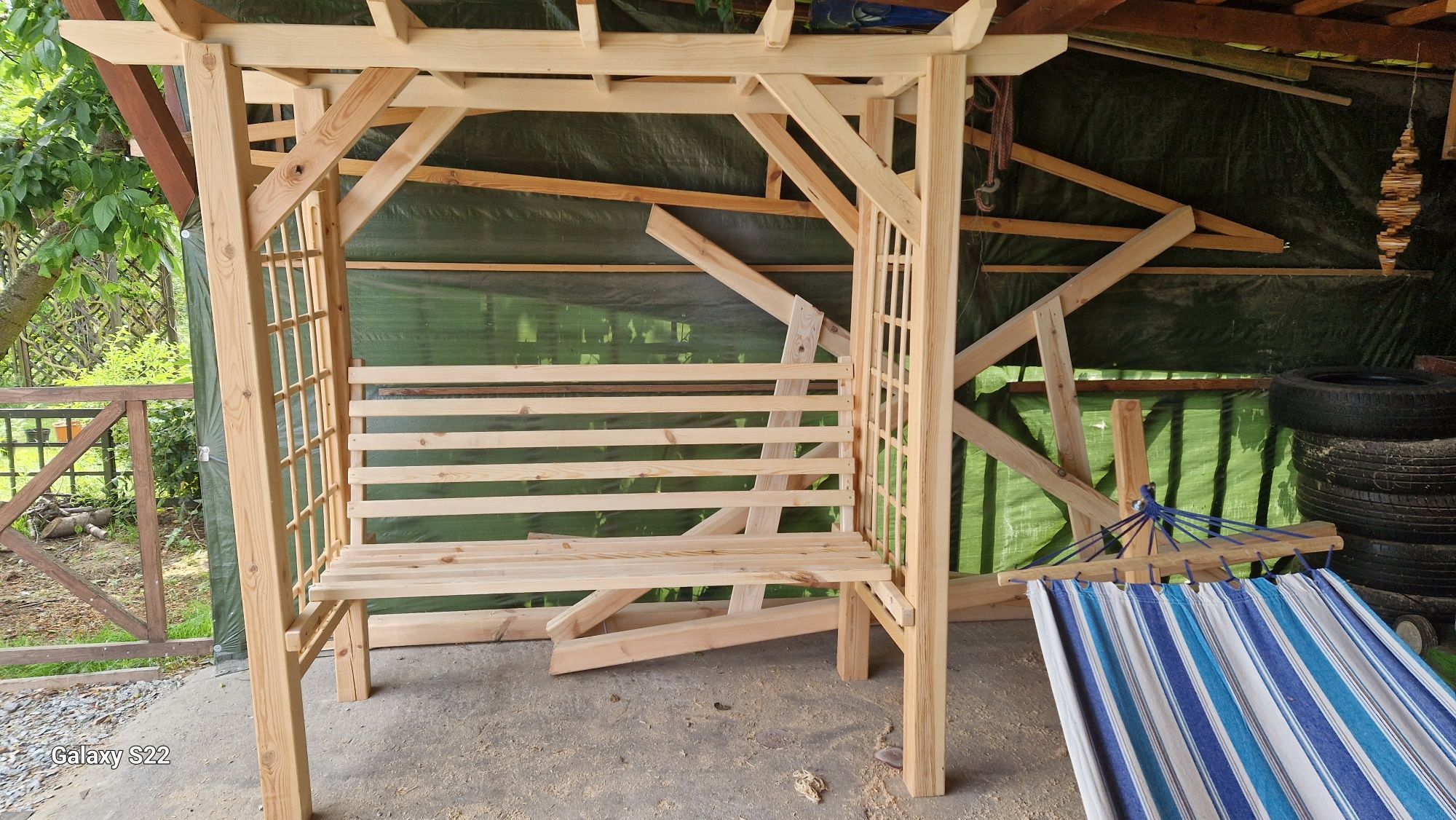 Huśtawka, pergola z ławką .