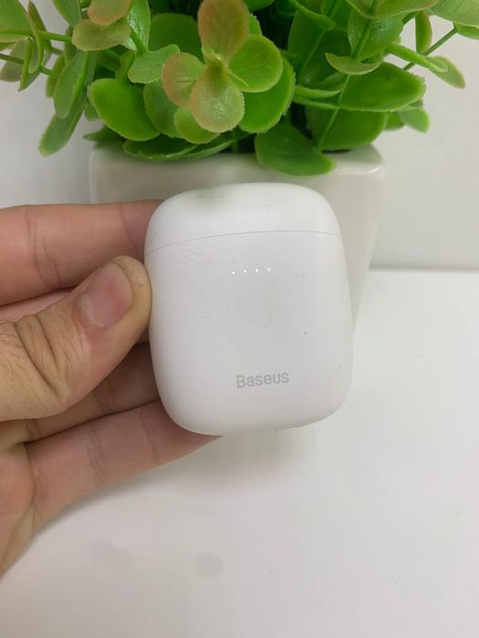 Б/У Зарядний кейс на навушники Наушники Baseus Encok W04 White