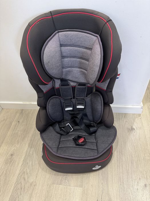 Vende se cadeira de criança