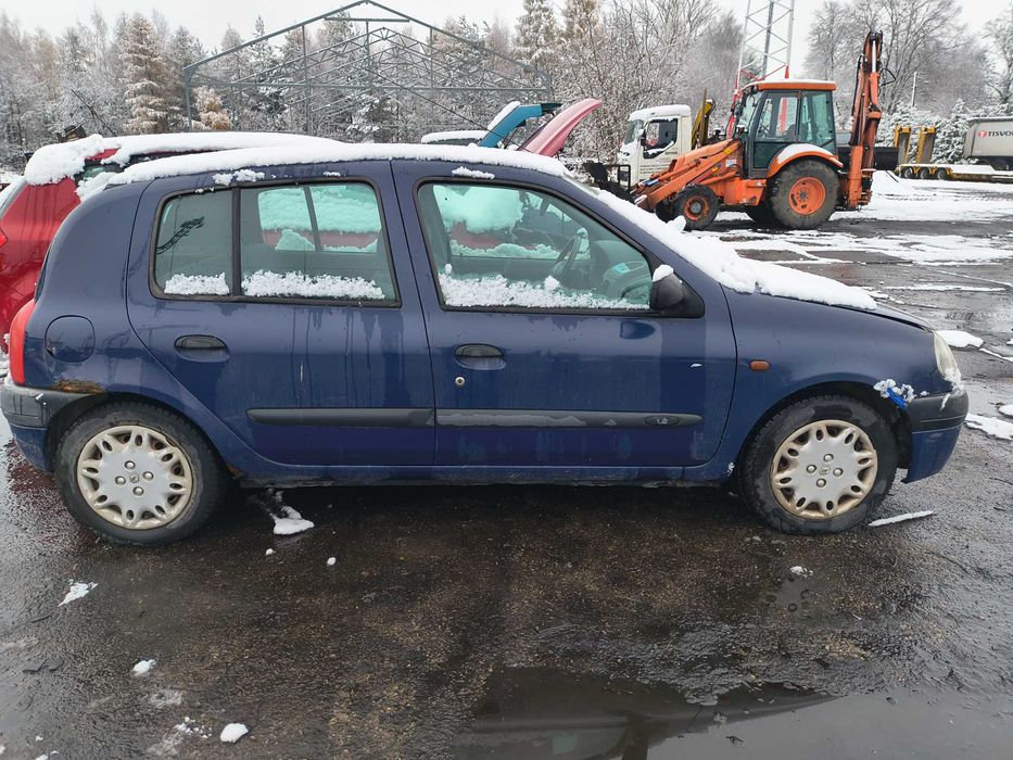Renault Clio 2000r. 1,2, - na części.