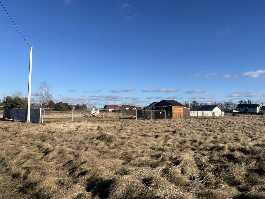 Продам земельну ділянку під Києвом