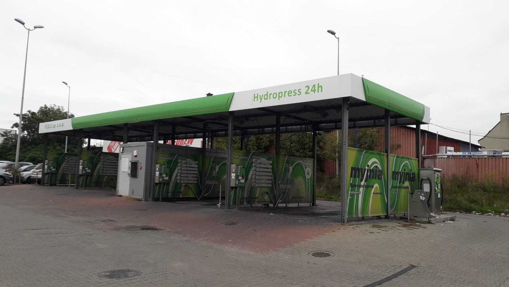 Myjnia samoobsługowa bezdotykowa z 4 stanowiskami