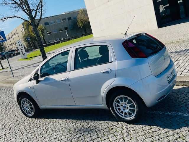 Fiat Grande Punto Diesel 5p Dez 2010