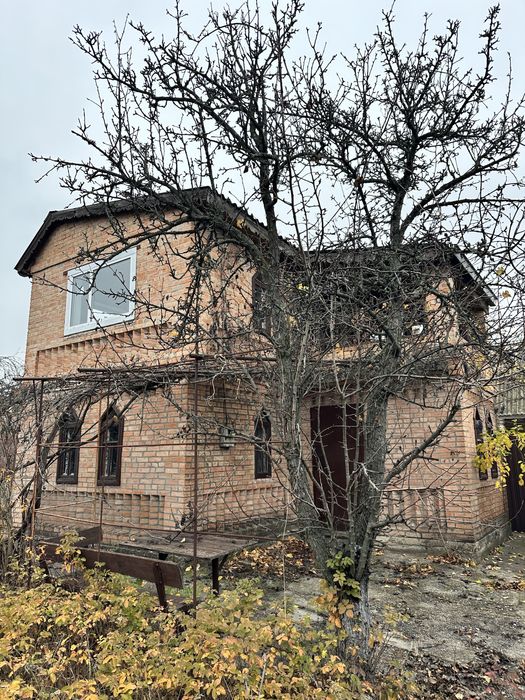 будинок біля міста