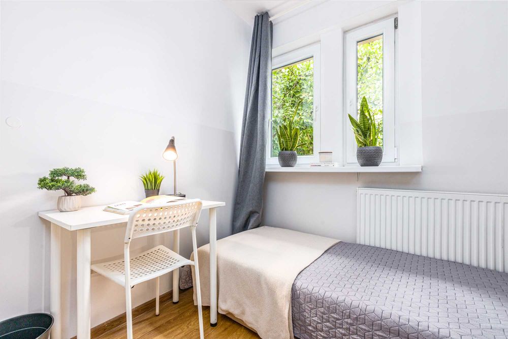 Przytulny pokój w domu przy ul. Słowiczej z pięknym ogrodem.