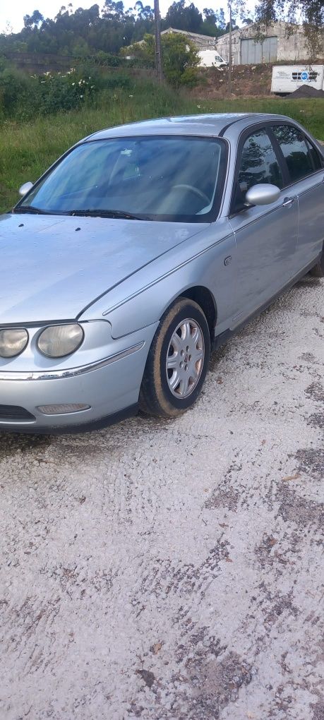 Rover 75  a circular bem ( pequena reparação estética)