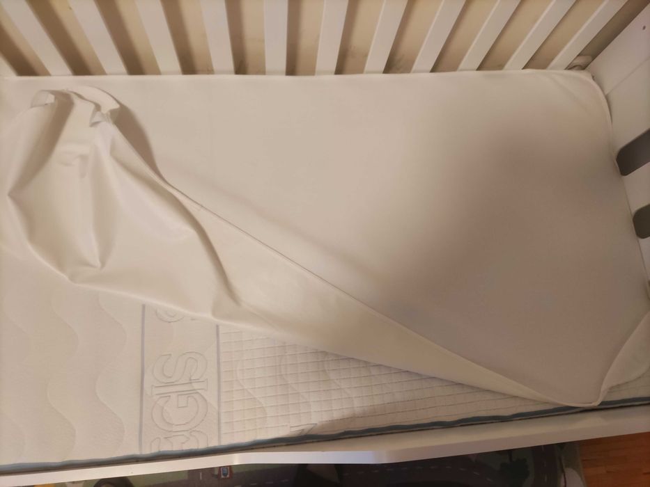 Łóżeczko dziecięce drewniane białe 140x70