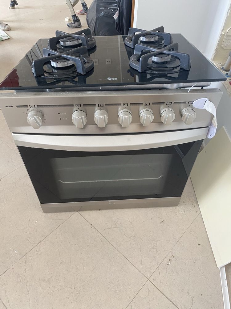 Forno e placa combinado Teka