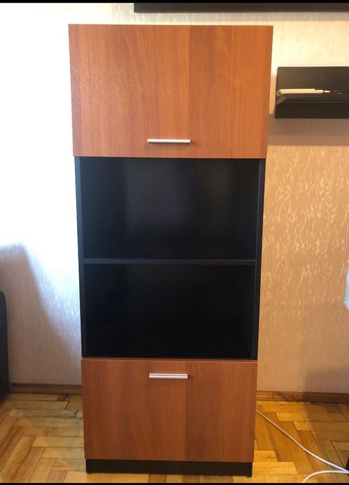 Шафка практично в ідеальному стані