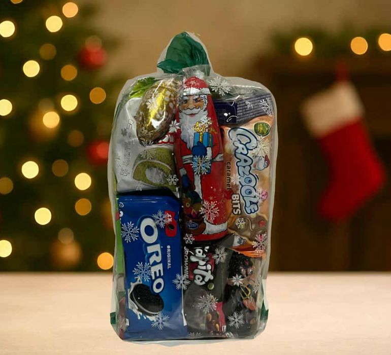 Paczki świąteczne zestawy słodyczy prezent