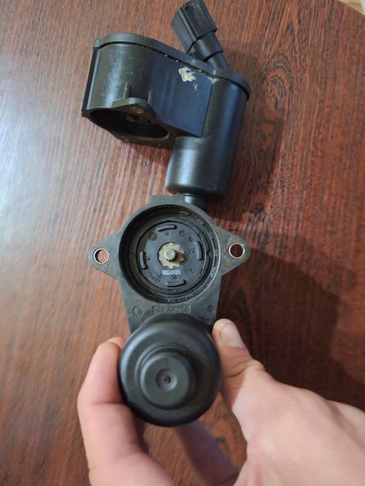 електродвигун регулювання гальма на АУДІ А6 С6 в доброму стані