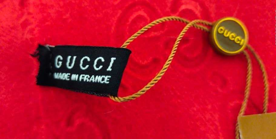 Шарф женский красный Gucci, кашемир 65% + шелк 35%. Размер 180 х 70 см