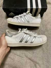 Adidas superstar 40