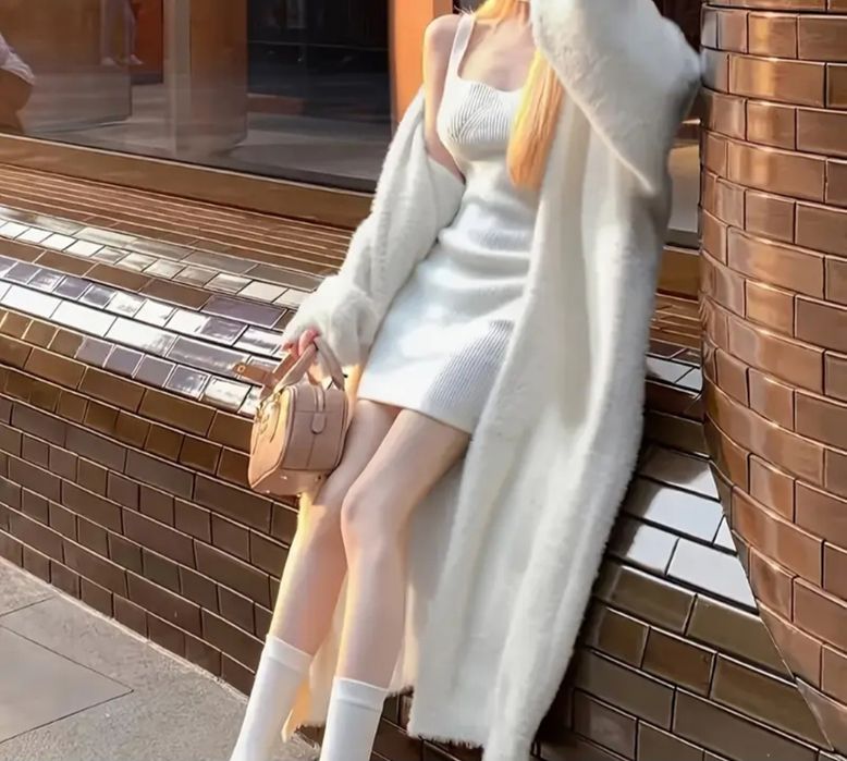 Альпака білого  кольору  товстий пухнастий високої якостідовжина 118 о