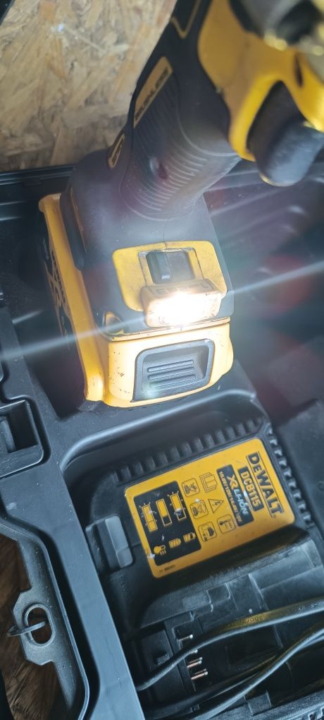 Klucz udarowy DeWalt dcf 899p2