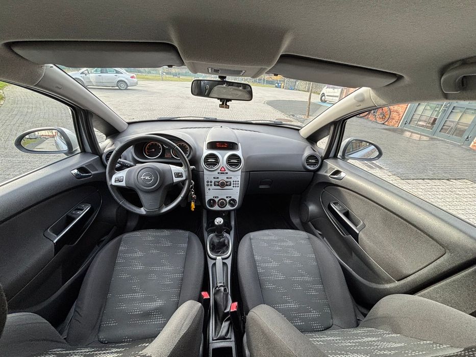 Opel Corsa 1.2 2011r klima Alu Serwis Prywatna