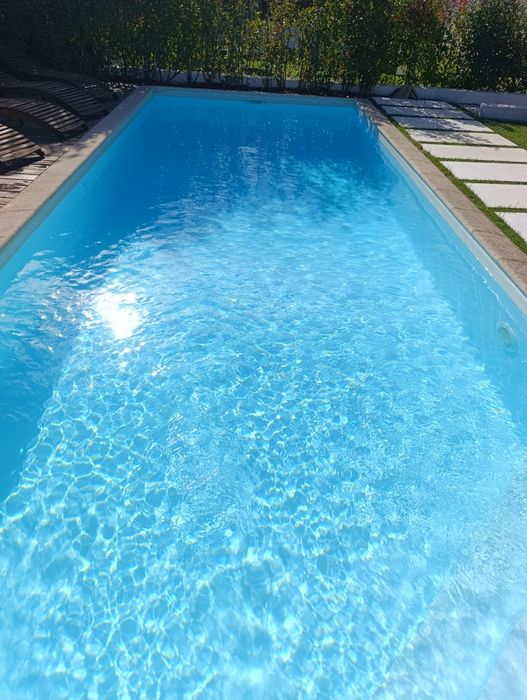 Limpeza e manutenções piscinas.