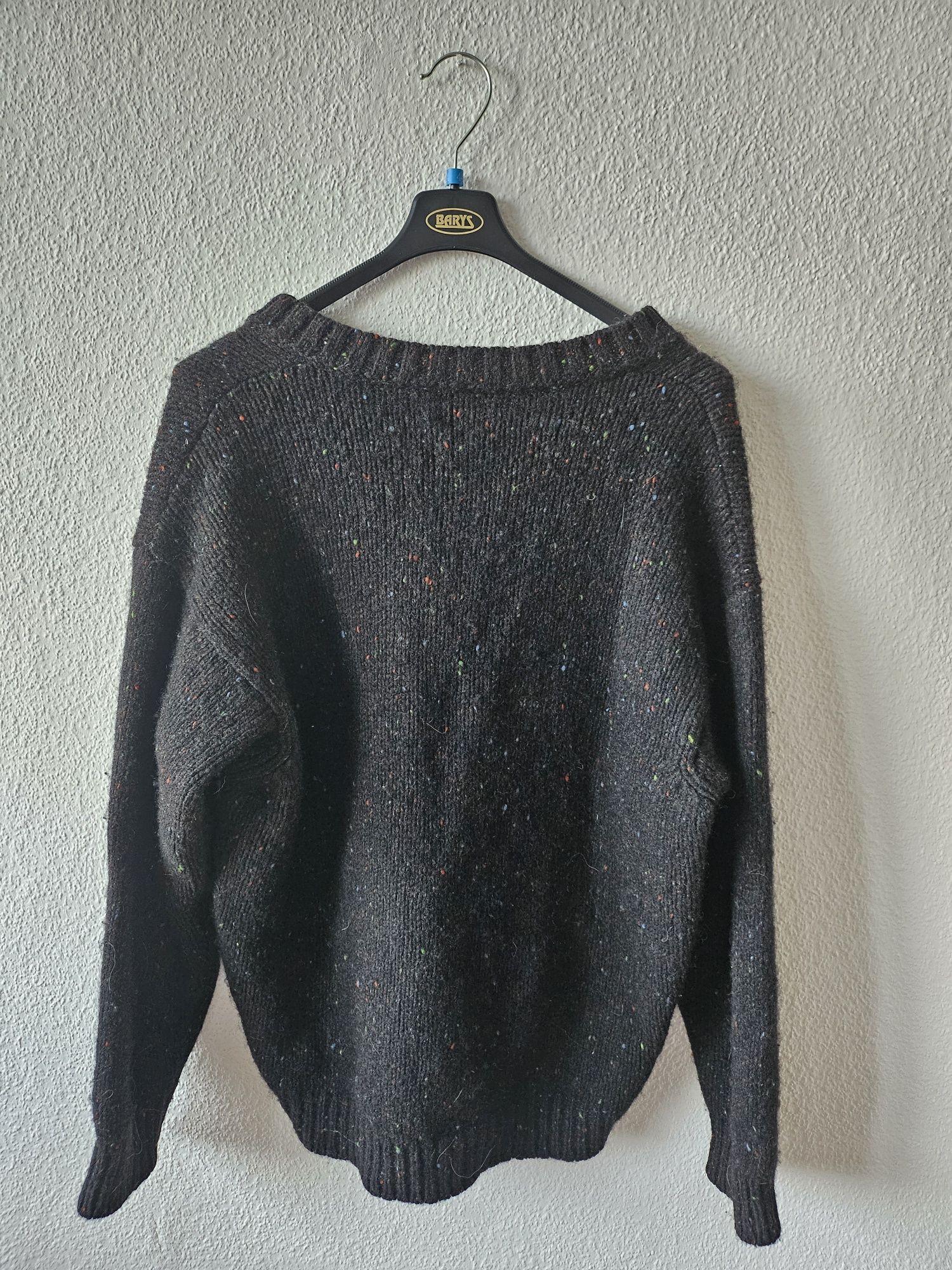 Wełniany sweter z Włoch