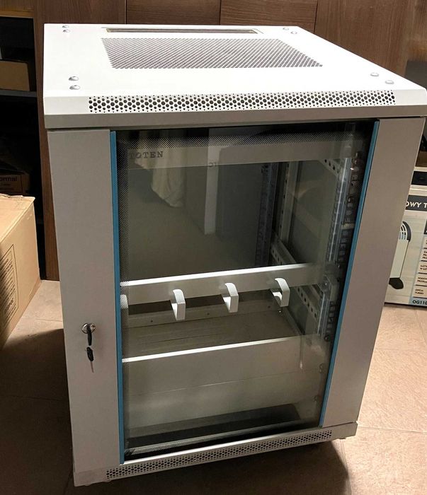 Szafa serwerowa stojąca Toten rack 15U 19” 600x600x850